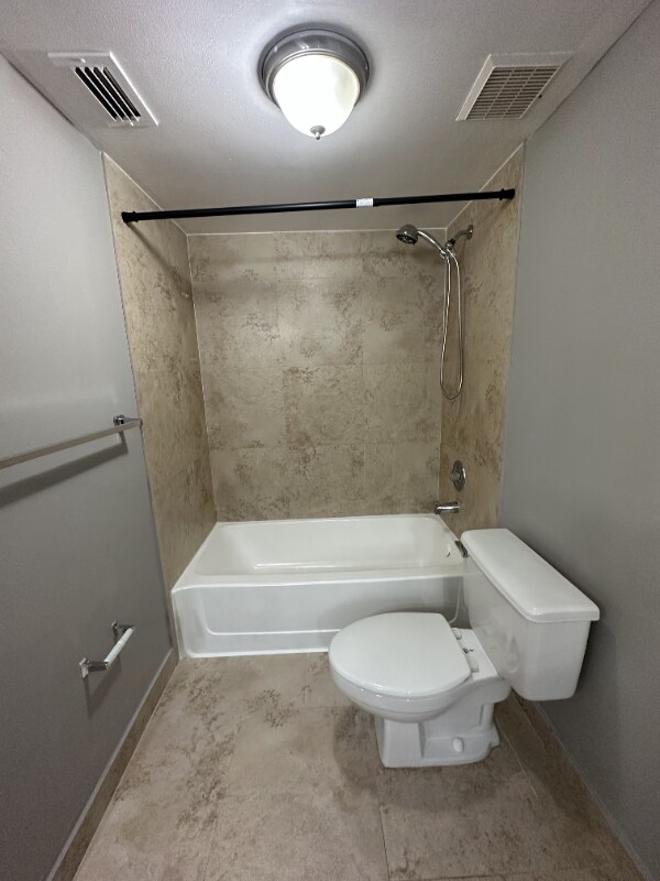 Building Photo - 2811 N Oakland Forest Dr