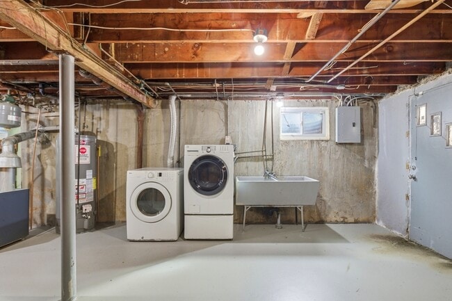 Building Photo - 4311 Kennison Ave