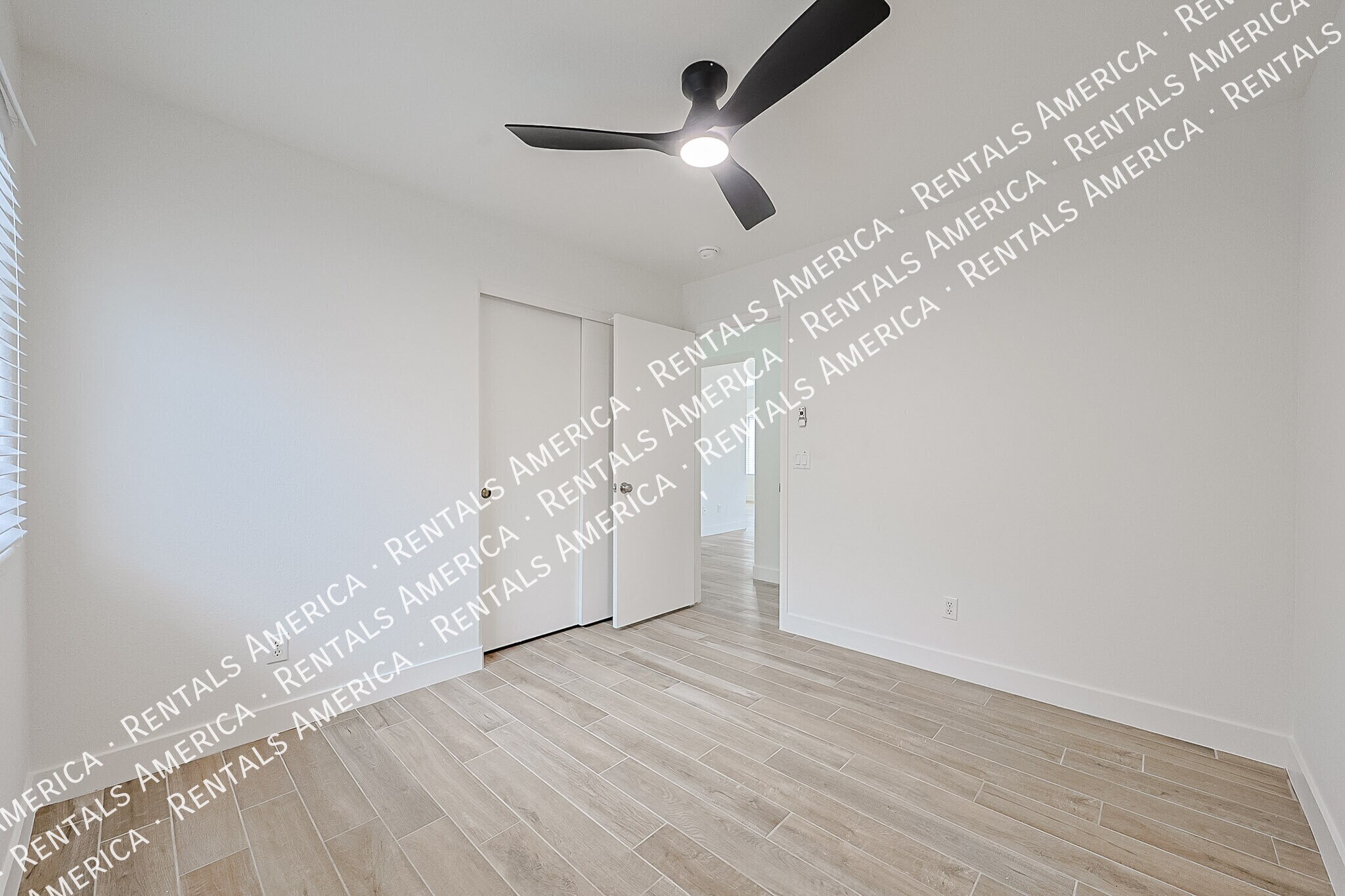Building Photo - 3043 W Abraham Ln
