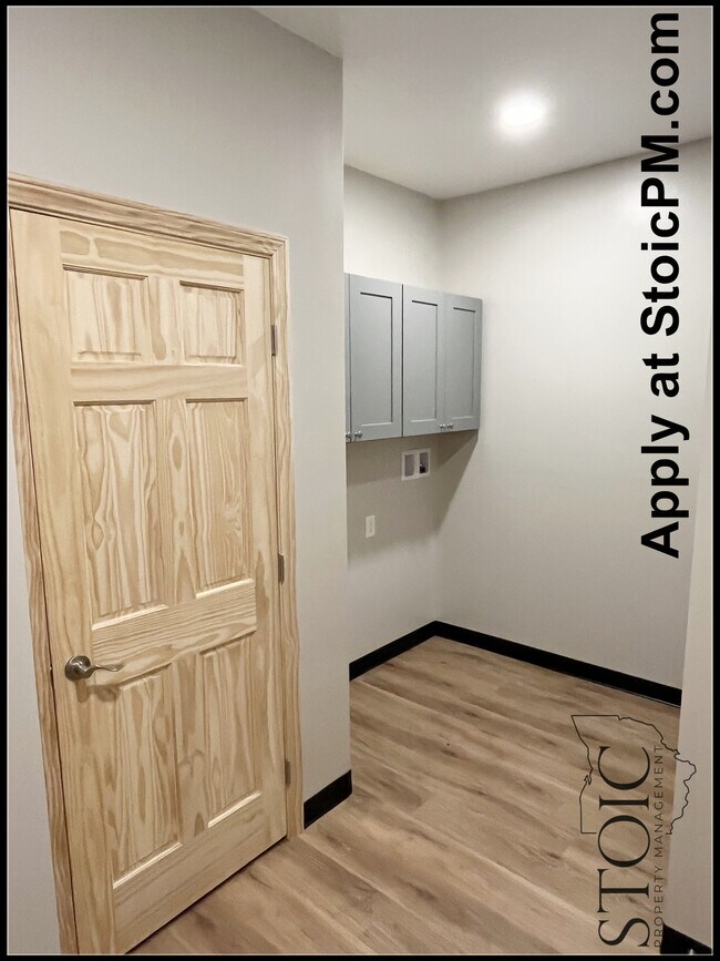 Building Photo - 224 Emmit Ave