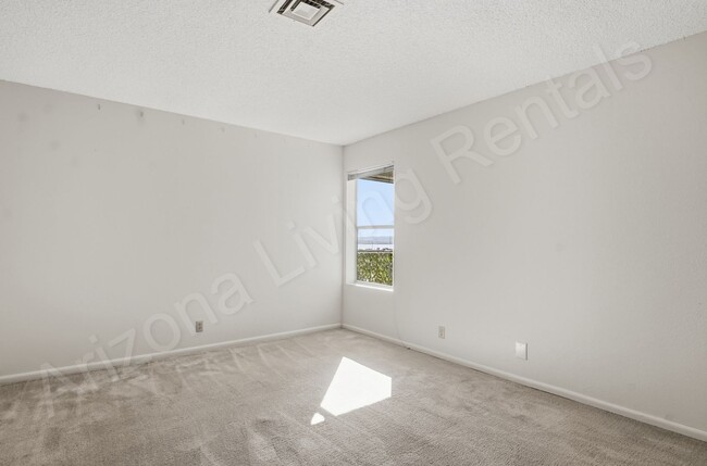 Building Photo - LAKE VIEW CONDO WITH GARAGE