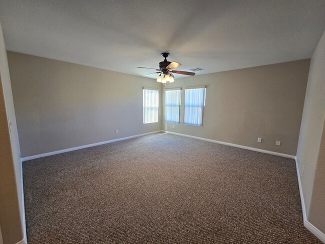 Building Photo - ****Two Weeks FREE RENT **** A Spacious 4 Bedroom House in Iron Mountain Ranch