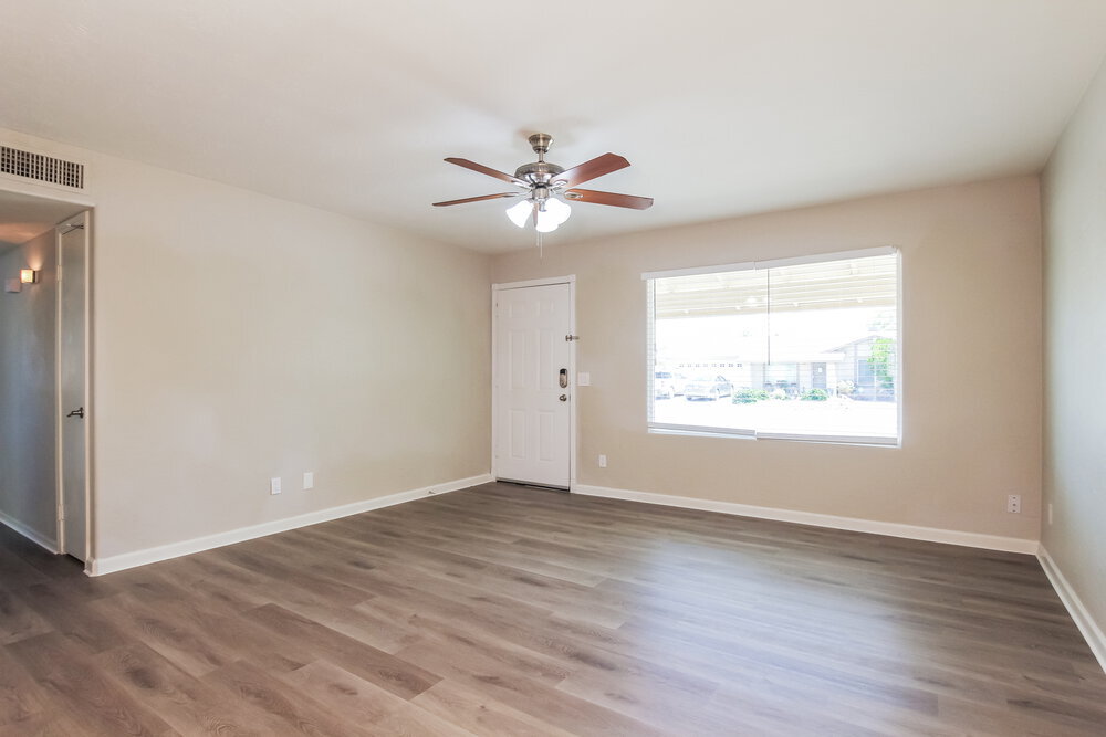 Building Photo - 5620 W Villa Maria Dr