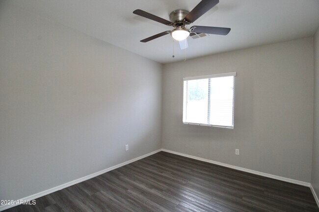 Building Photo - 1732 W Maricopa St