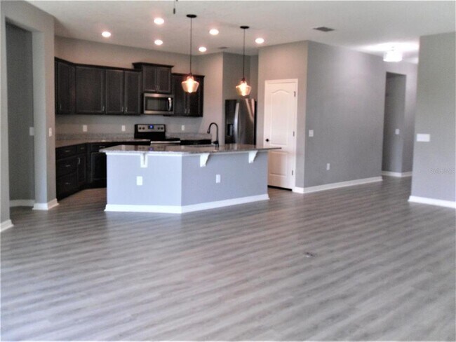 Building Photo - 10638 Laguna Plains Dr