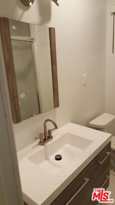 Building Photo - 1132 S Oakhurst Dr