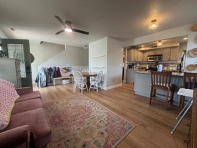 Building Photo - Beautiful 4 Bed / 2.5 Bath Home in Quiet Neighborhood