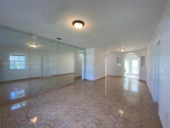 Building Photo - 9870 Nicaragua Dr