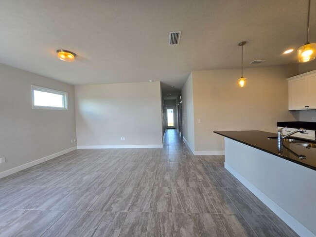 Building Photo - 3 Bedroom/2 Bath in Country Way of Newberry