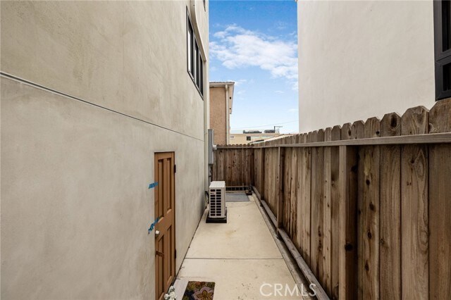 Building Photo - 925 Monterey Blvd