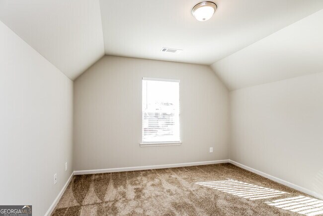 Building Photo - 23 Fern Walk