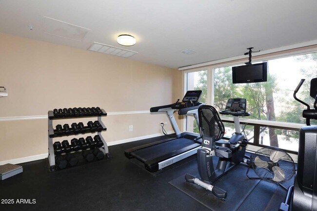 Building Photo - 4200 N Miller Rd
