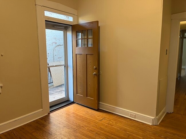 Living room - door to private deck - 441 W Lemon St