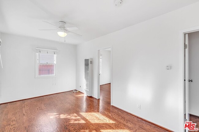 Building Photo - 608 7th Ave