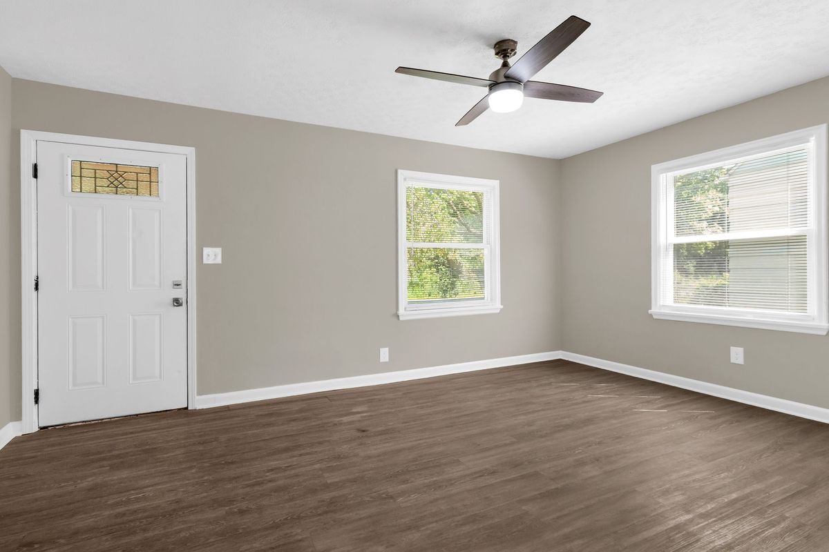 Building Photo - 1059 Lawrence Dr