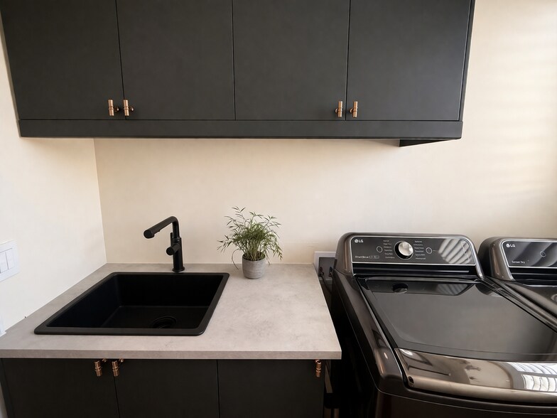 Building Photo - 7629 Valley Green Dr