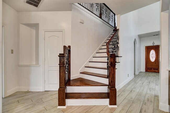 Building Photo - 20831 Brodie Ln