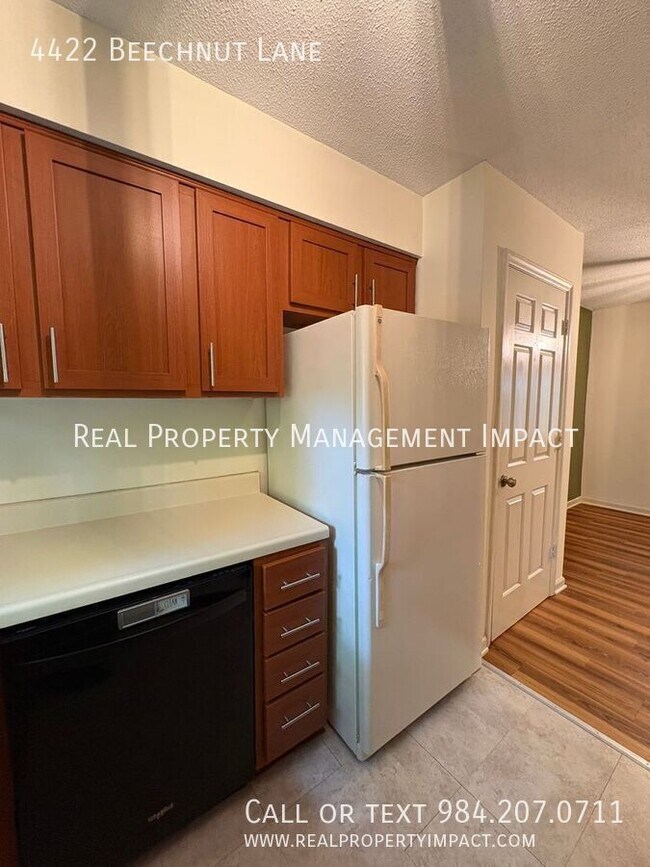 Building Photo - 4422 Beechnut Ln