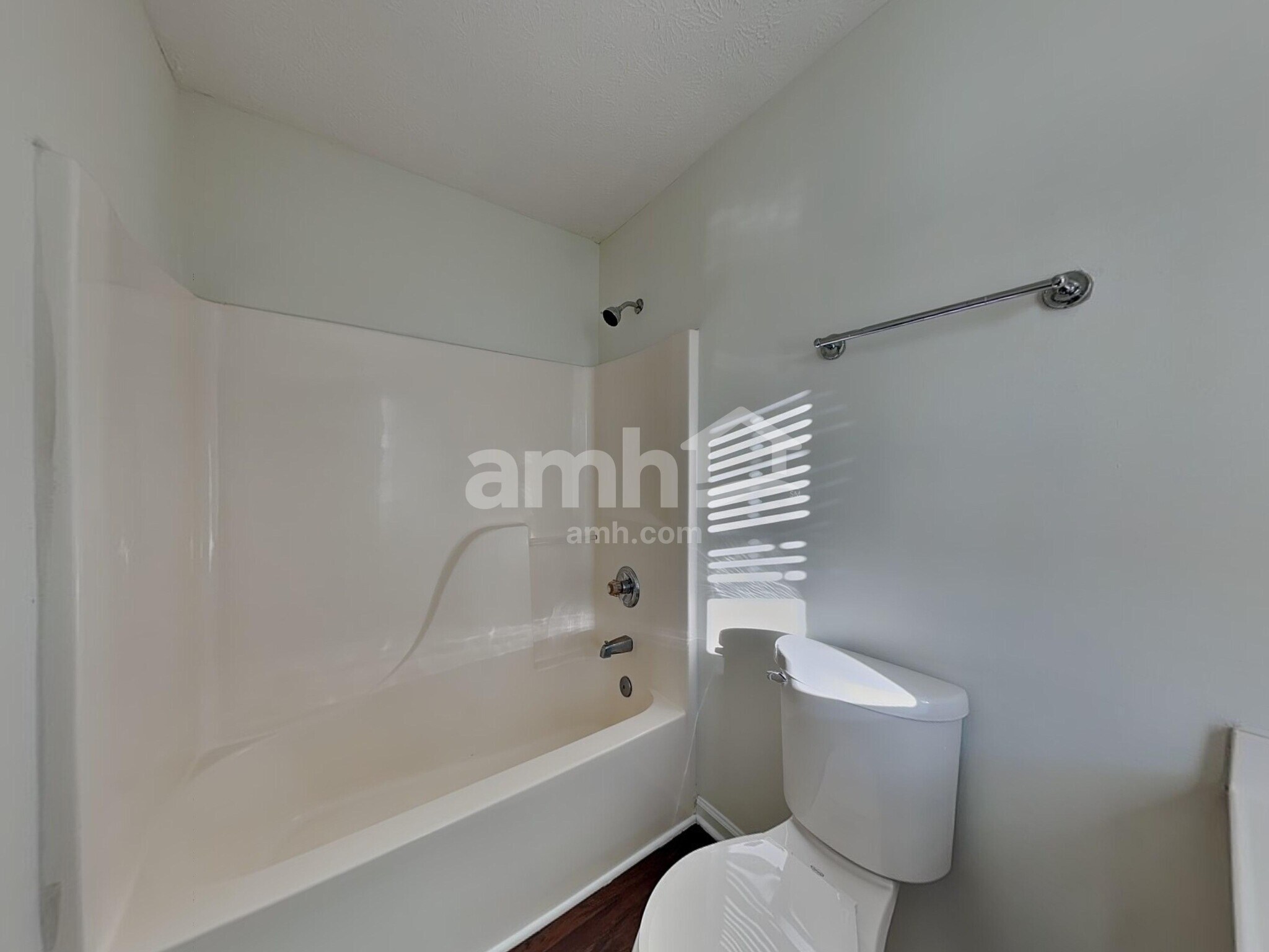 Building Photo - 541 Clyde Dr