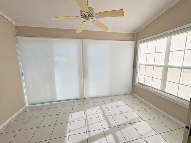 Building Photo - 1011 Pelican Ct