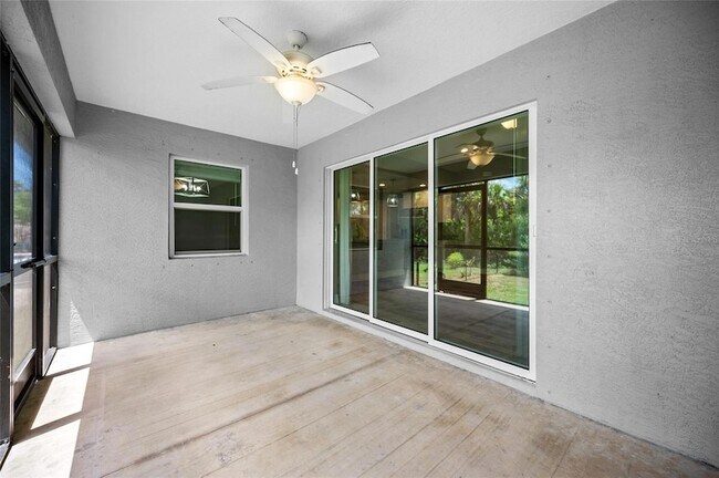 Building Photo - 315 Sweetwater Dr