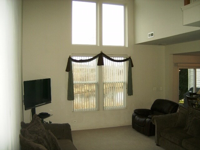 Building Photo - 457 Metropolitan St