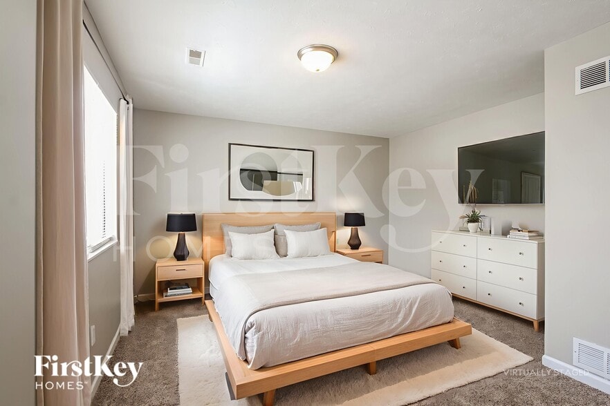 Building Photo - 2856 N Boehning St