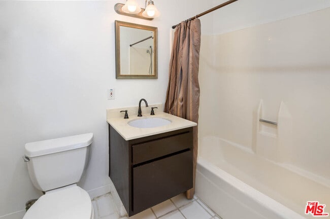 Building Photo - 11201 Summertime Ln