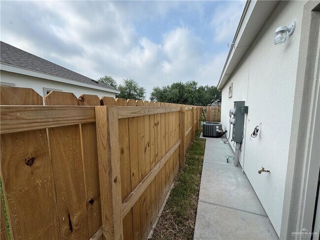 Building Photo - 1312 W Sucre Dr