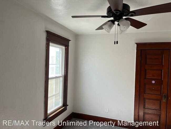 Building Photo - 3 br, 1 bath House - 702 Park Ave.