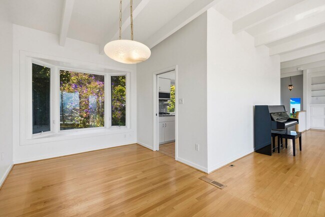 Building Photo - 45 Graystone Terrace