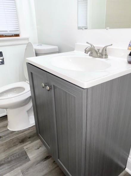 Building Photo - 10324 S Vernon Ave