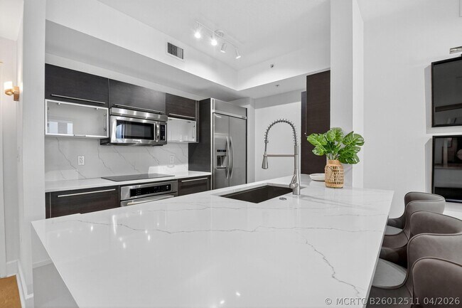 Building Photo - 550 Okeechobee Blvd