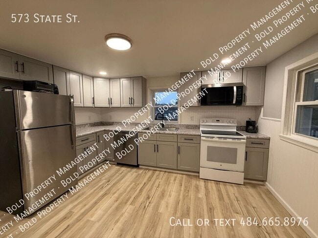 Building Photo - 573 State St