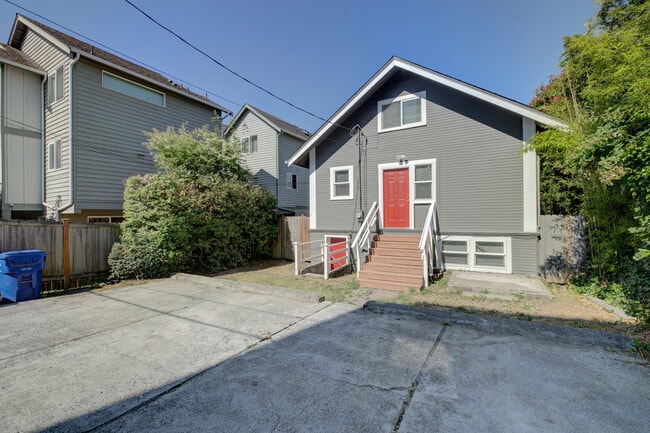 Building Photo - 5232 Brooklyn Ave NE