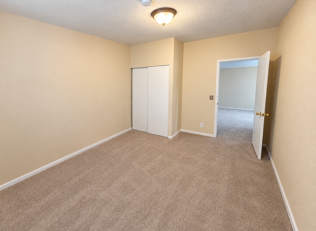 Building Photo - 360 E Rasor Rd
