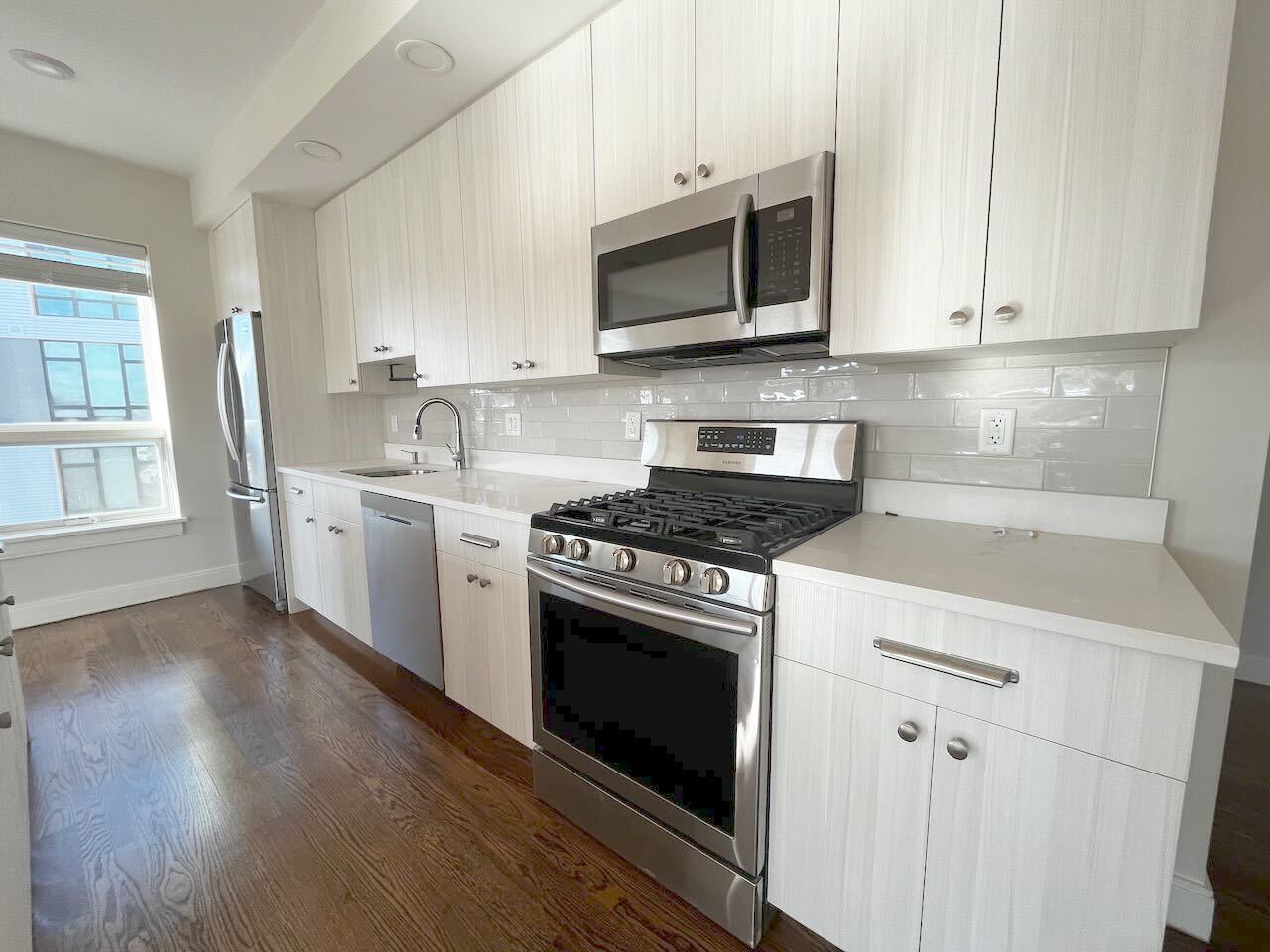 Building Photo - 7 Everett St