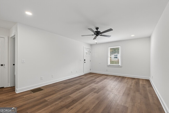 Building Photo - 491 Vine St