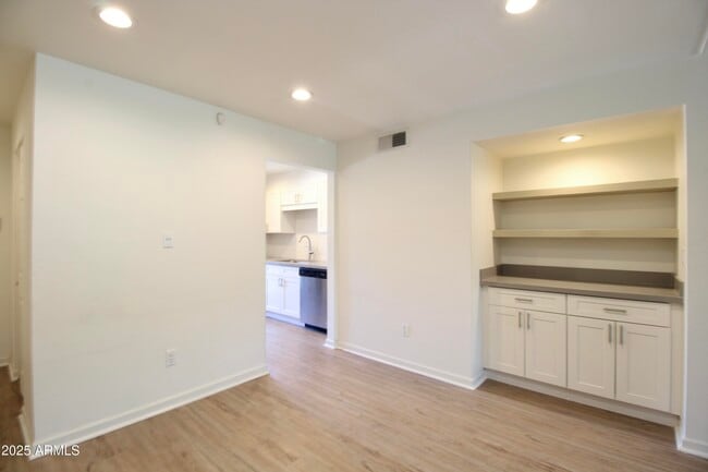 Building Photo - 5998 N 78th St