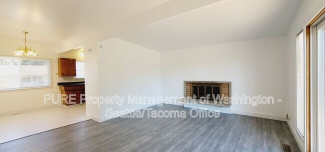 Building Photo - 13240 22nd Ave S