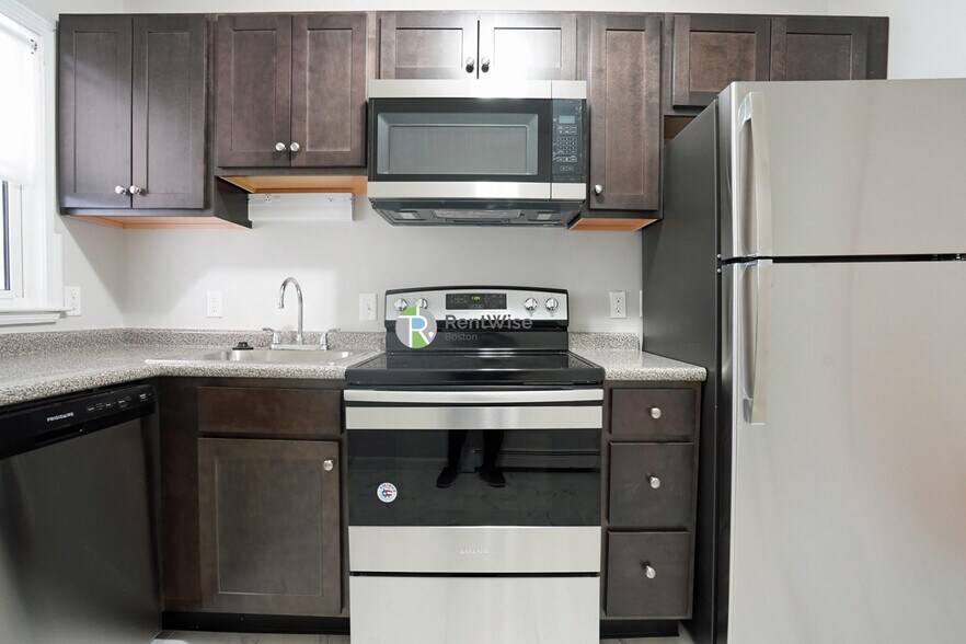 Building Photo - 29 Colborne Rd