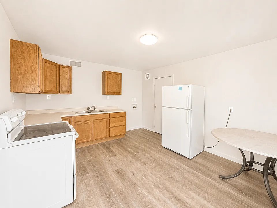 Building Photo - 526 St Leo Dr