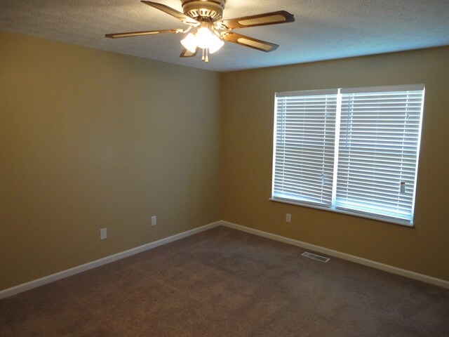 Building Photo - 2282 Villagewood Ct