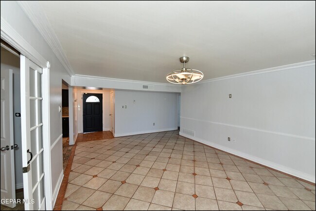 Building Photo - 415 Balboa Rd