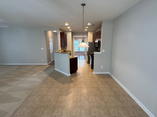 Building Photo - 152 N Arcadian Way