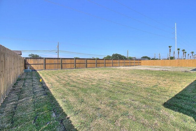 Building Photo - 7522 Sable Creek Dr