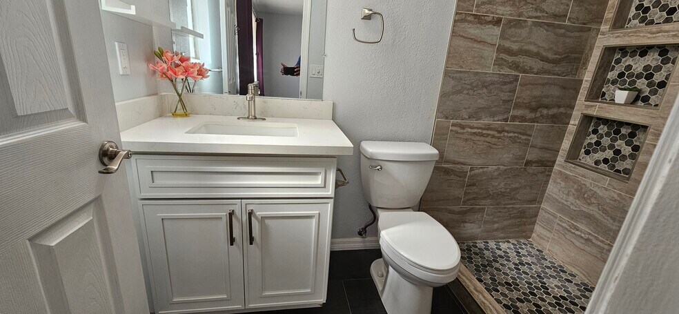 Building Photo - 7708 Mariposa Trl