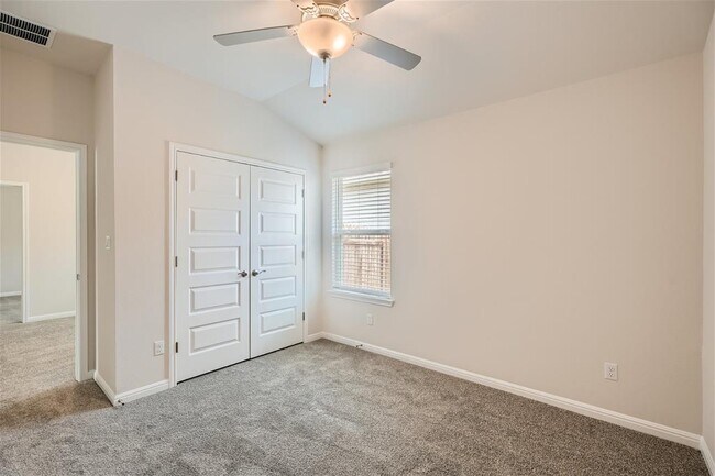 Building Photo - 360 El Capitan Lp