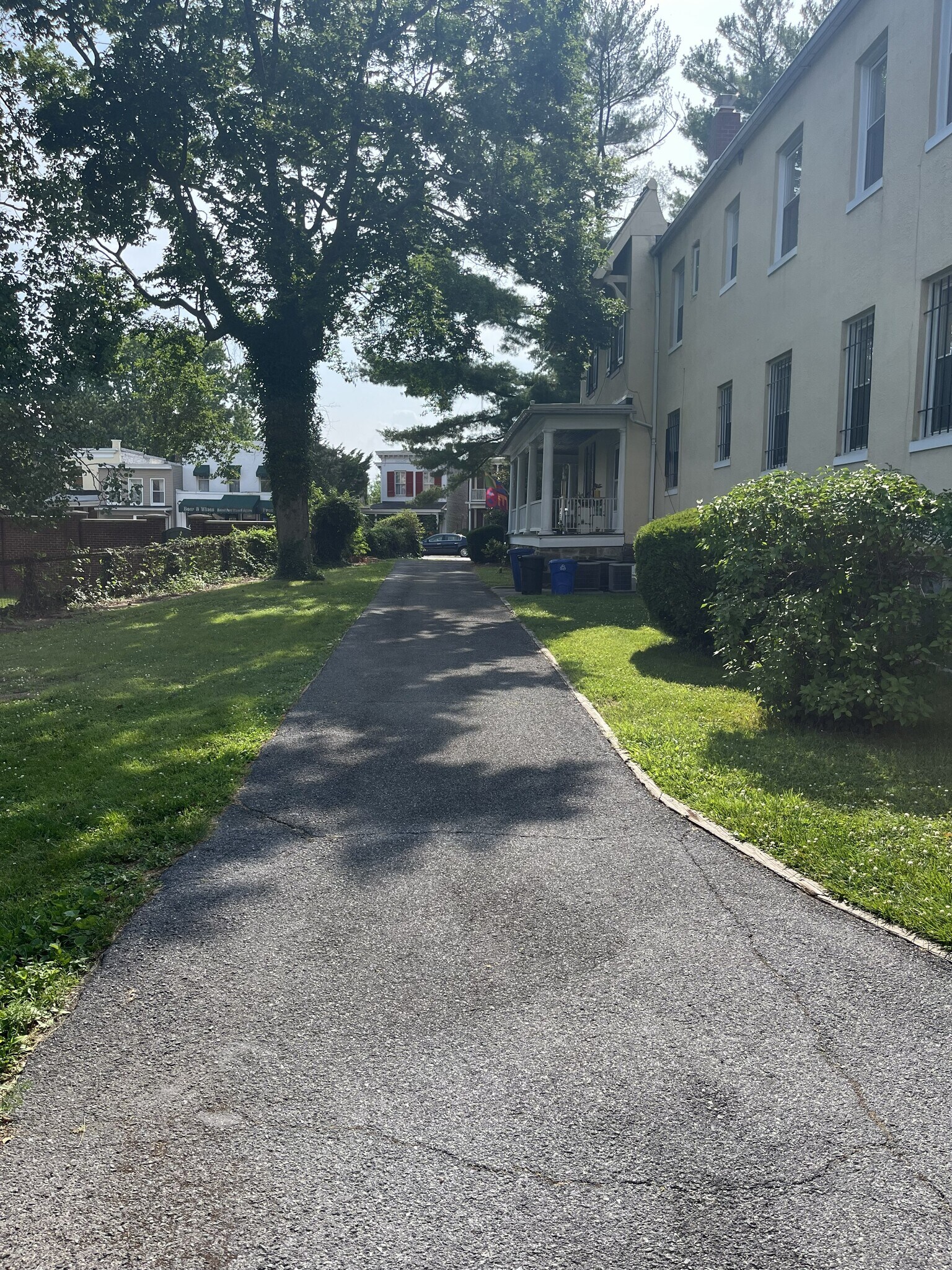 Building Photo - 4101 Roland Ave