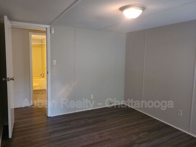 Building Photo - 1029 Grays Dr